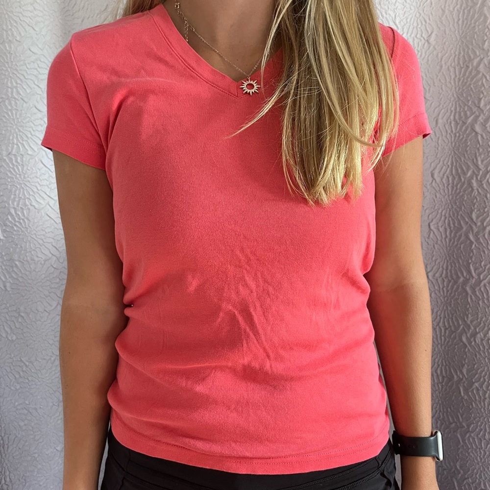 Two vineyard vines tee shirts